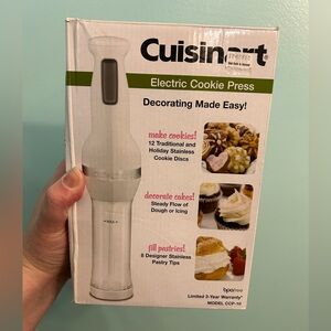 Cuisinart CCP-10 Electric Cookie Press Comes w/ 12 Discs & 6 Decorating Tips